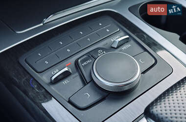 Внедорожник / Кроссовер Audi Q7 2017 в 