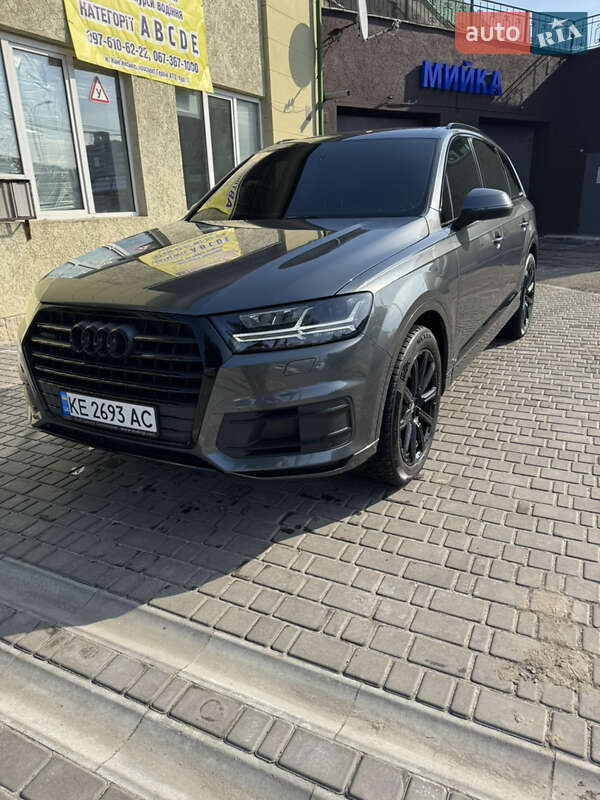 Внедорожник / Кроссовер Audi Q7 2016 в Каменском