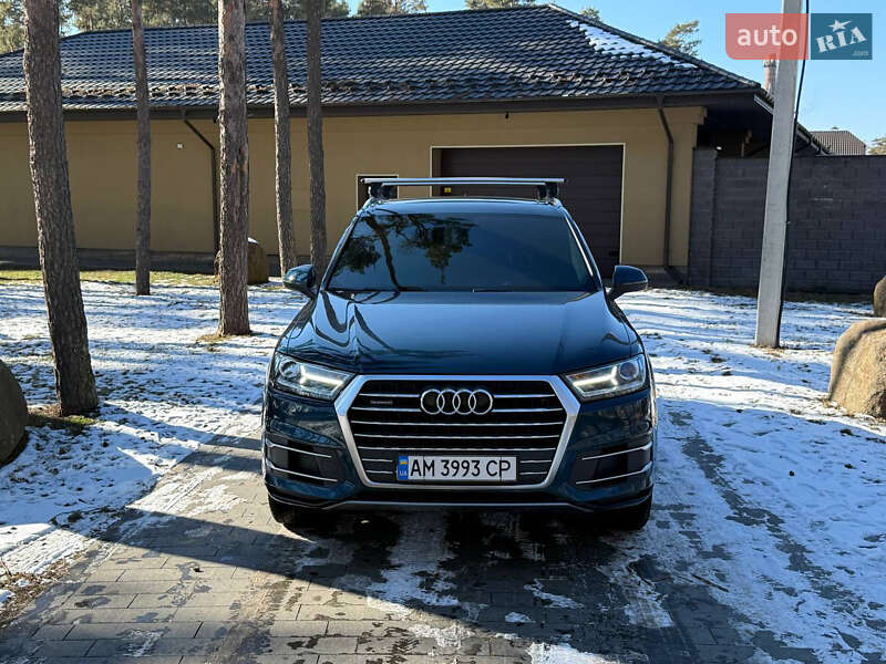 Позашляховик / Кросовер Audi Q7 2017 в Житомирі