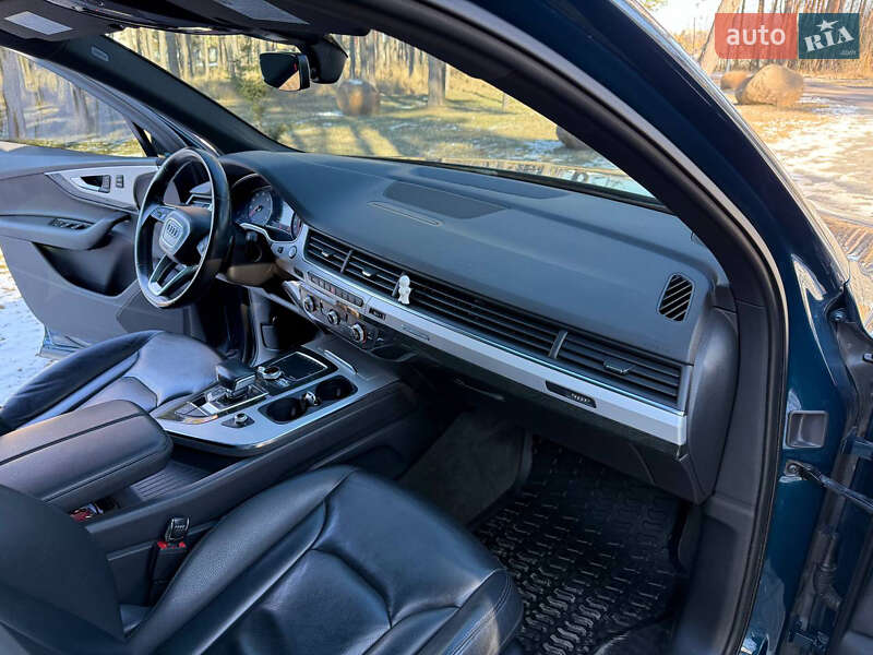 Позашляховик / Кросовер Audi Q7 2017 в Житомирі