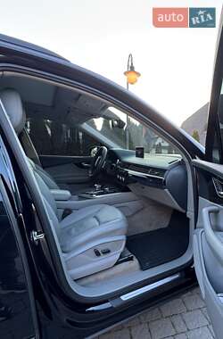 Внедорожник / Кроссовер Audi Q7 2018 в 