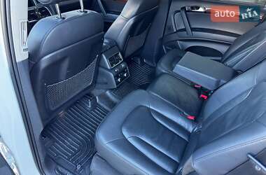 Внедорожник / Кроссовер Audi Q7 2015 в 