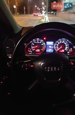 Внедорожник / Кроссовер Audi Q7 2010 в 