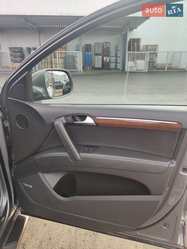 Внедорожник / Кроссовер Audi Q7 2010 в Харькове