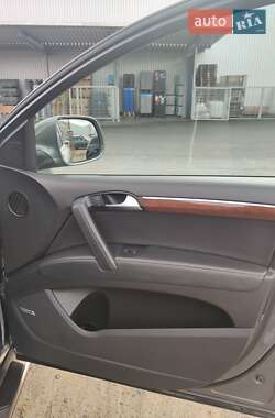 Внедорожник / Кроссовер Audi Q7 2010 в 