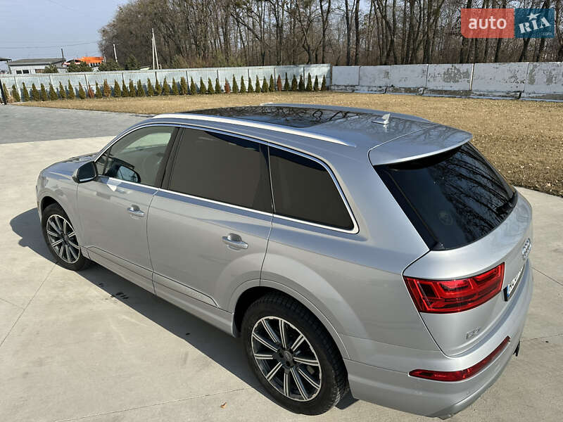 Внедорожник / Кроссовер Audi Q7 2015 в Луцке