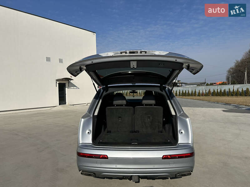 Внедорожник / Кроссовер Audi Q7 2015 в Луцке