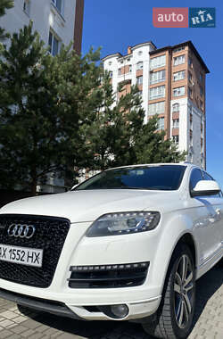 Позашляховик / Кросовер Audi Q7 2010 в 
