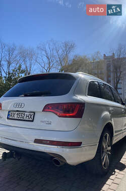 Позашляховик / Кросовер Audi Q7 2010 в 