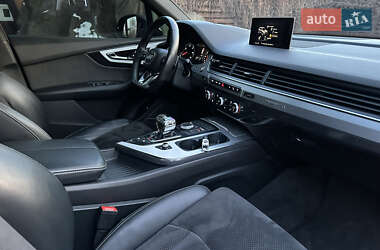 Внедорожник / Кроссовер Audi Q7 2016 в 