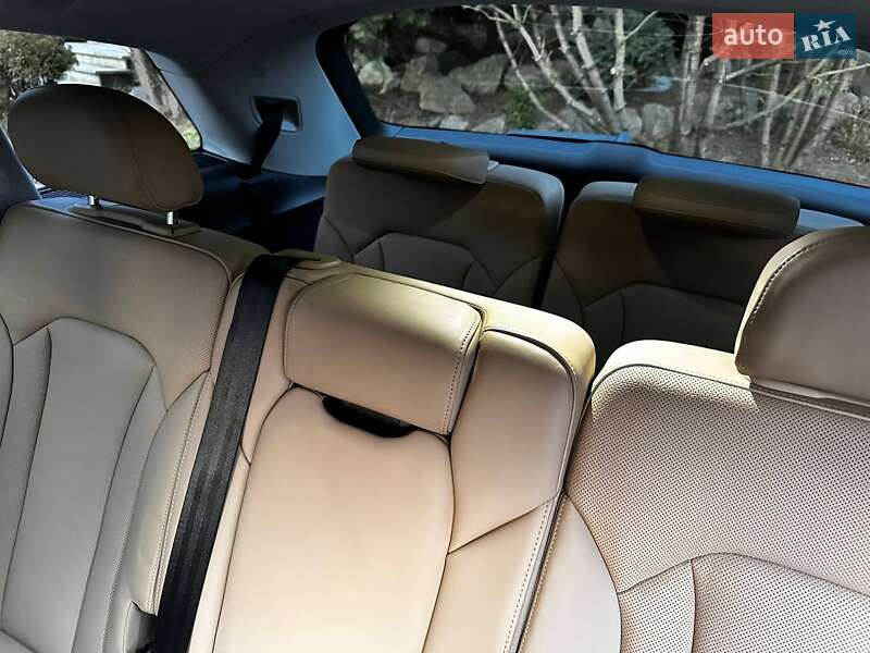 Внедорожник / Кроссовер Audi Q7 2021 в Хусте