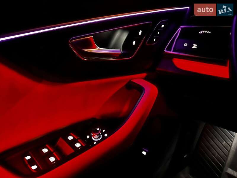 Внедорожник / Кроссовер Audi Q7 2021 в Хусте