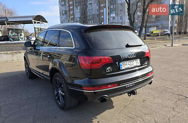 Внедорожник / Кроссовер Audi Q7 2015 в 
