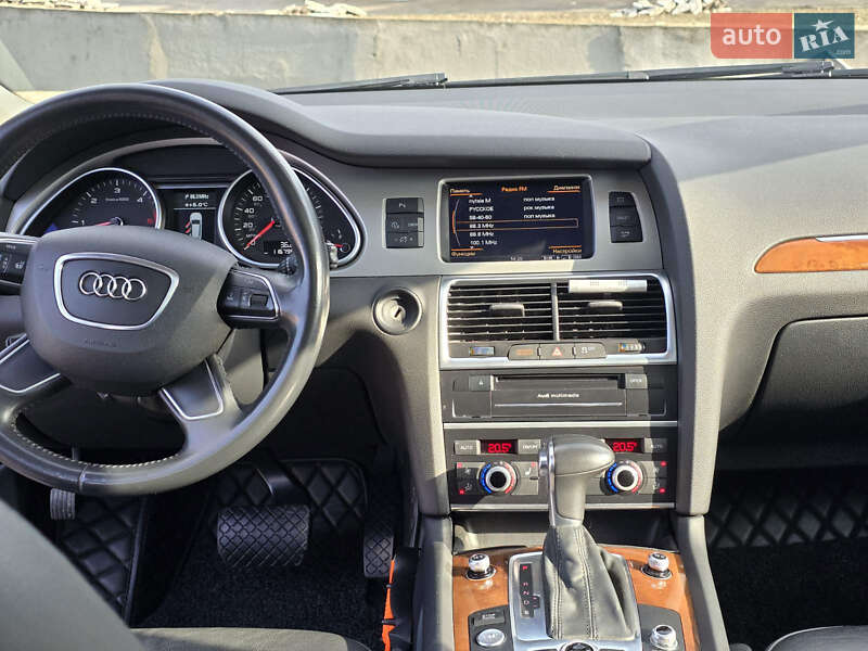 Внедорожник / Кроссовер Audi Q7 2015 в Николаеве