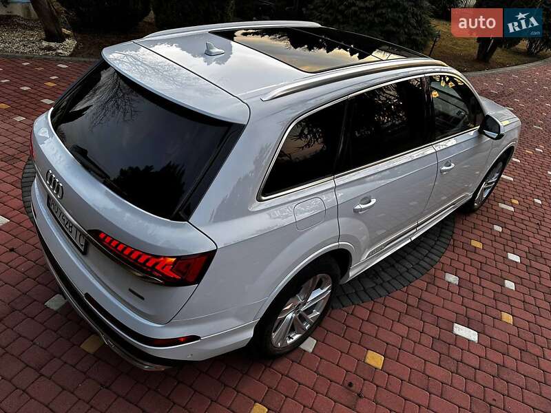 Внедорожник / Кроссовер Audi Q7 2021 в Хусте
