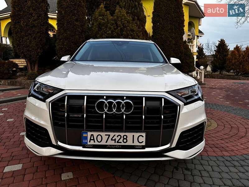 Внедорожник / Кроссовер Audi Q7 2021 в Хусте