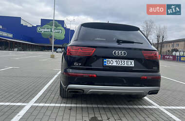 Внедорожник / Кроссовер Audi Q7 2017 в 