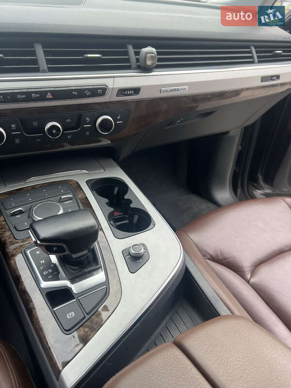 Внедорожник / Кроссовер Audi Q7 2017 в Тернополе