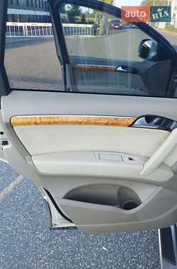 Внедорожник / Кроссовер Audi Q7 2007 в 
