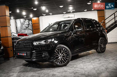 Внедорожник / Кроссовер Audi Q7 2018 в 