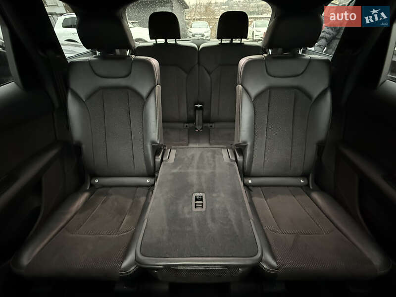 Внедорожник / Кроссовер Audi Q7 2015 в Черновцах