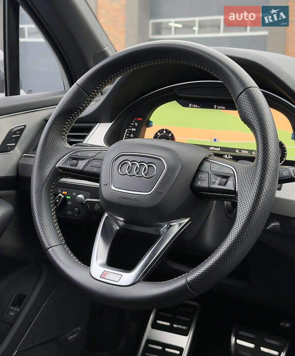 Внедорожник / Кроссовер Audi Q7 2015 в Черновцах