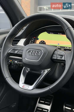 Внедорожник / Кроссовер Audi Q7 2015 в 