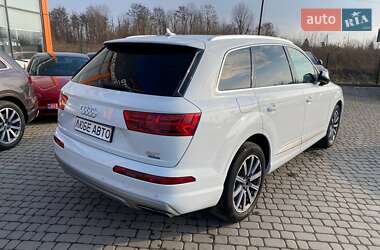 Внедорожник / Кроссовер Audi Q7 2016 в 