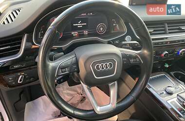 Внедорожник / Кроссовер Audi Q7 2016 в 