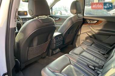 Внедорожник / Кроссовер Audi Q7 2016 в 