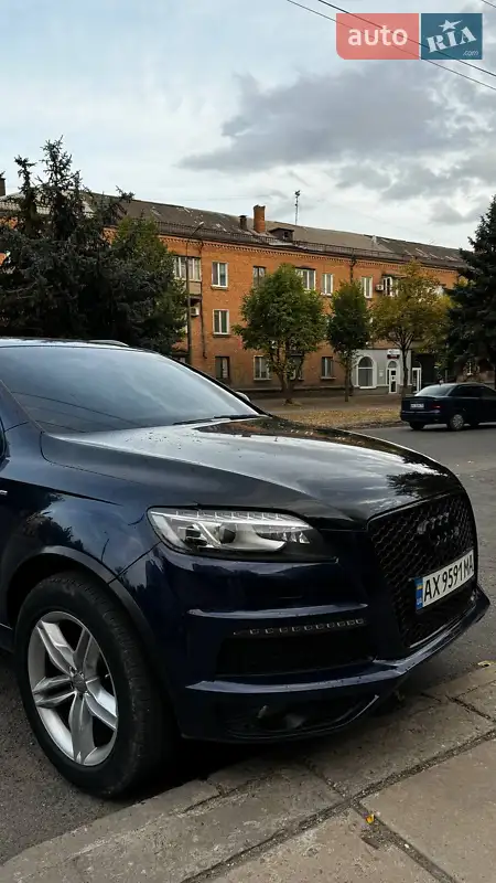 Внедорожник / Кроссовер Audi Q7 2010 в 