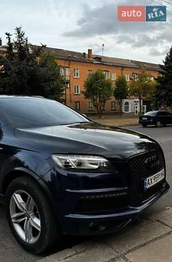 Внедорожник / Кроссовер Audi Q7 2010 в 