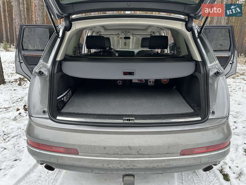 Внедорожник / Кроссовер Audi Q7 2010 в Полтаве