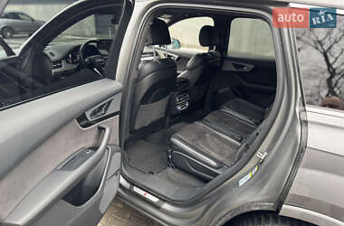 Позашляховик / Кросовер Audi Q7 2015 в 