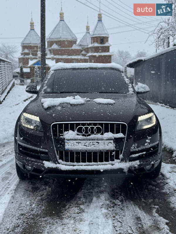 Внедорожник / Кроссовер Audi Q7 2011 в 