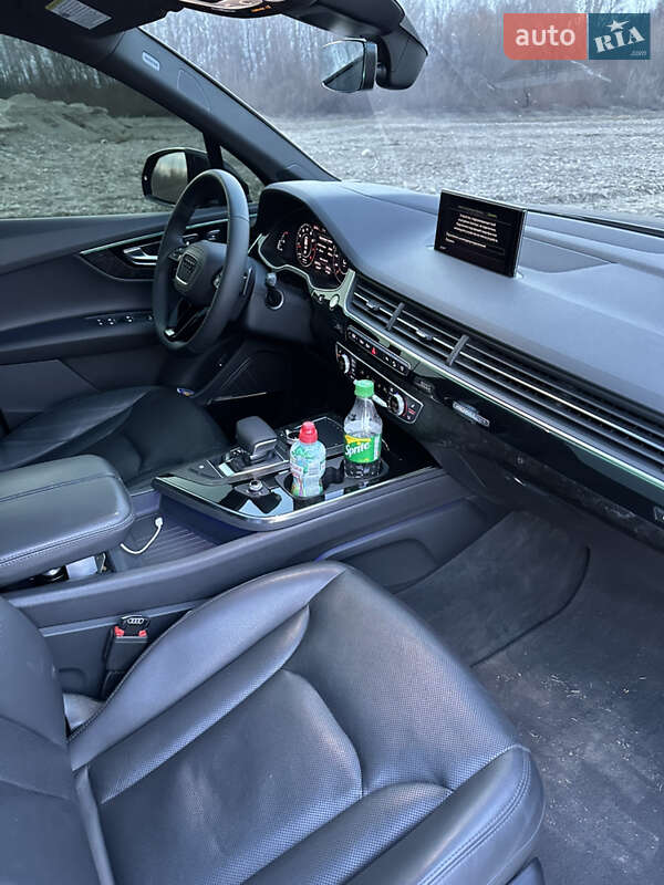 Внедорожник / Кроссовер Audi Q7 2016 в Виноградове