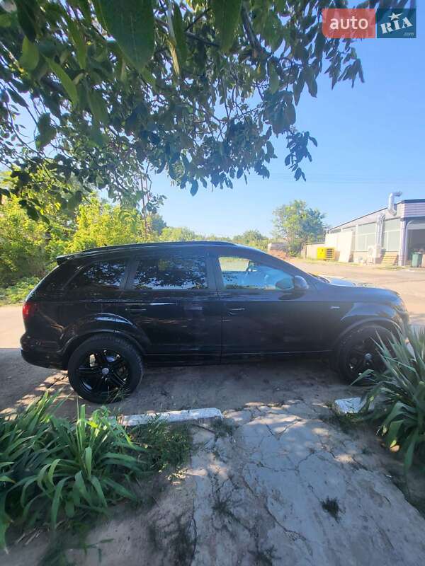 Внедорожник / Кроссовер Audi Q7 2013 в Измаиле
