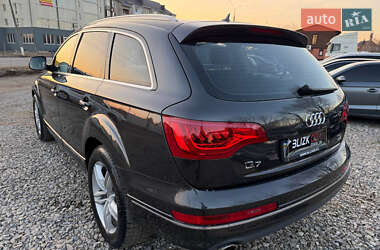 Позашляховик / Кросовер Audi Q7 2010 в 