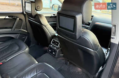 Позашляховик / Кросовер Audi Q7 2010 в 