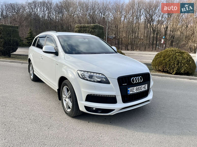 Позашляховик / Кросовер Audi Q7 2014 в Дніпрі
