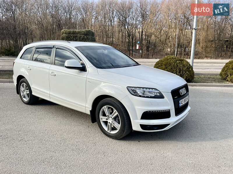 Позашляховик / Кросовер Audi Q7 2014 в Дніпрі