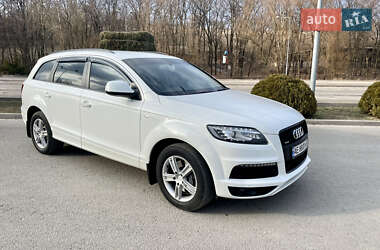 Позашляховик / Кросовер Audi Q7 2014 в 