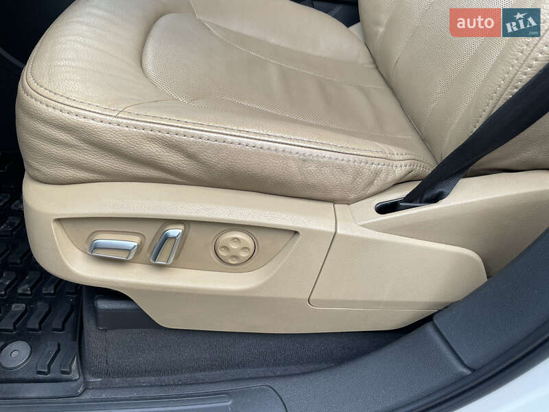 Позашляховик / Кросовер Audi Q7 2014 в Дніпрі