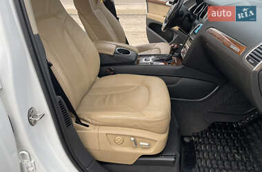 Позашляховик / Кросовер Audi Q7 2014 в 
