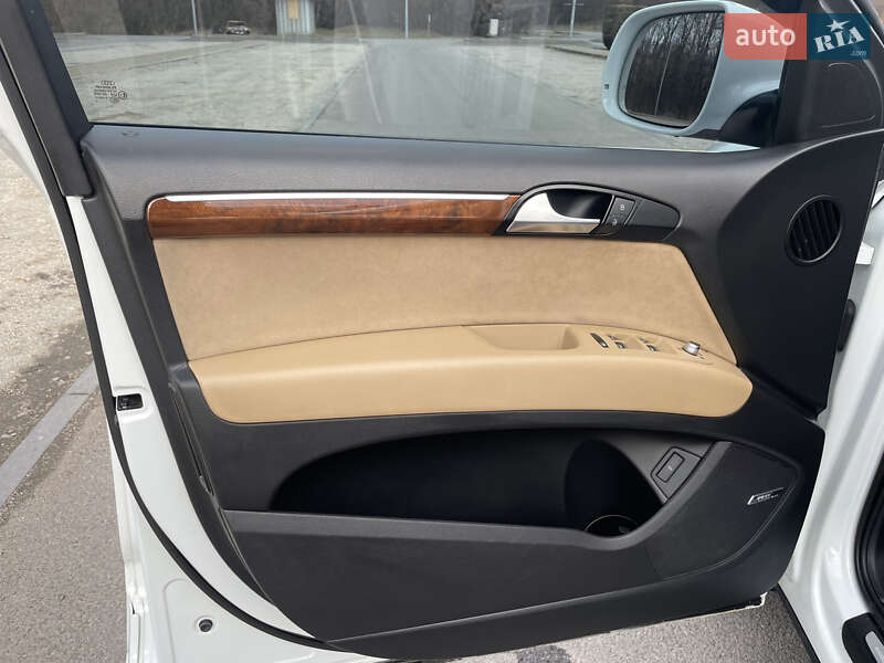 Позашляховик / Кросовер Audi Q7 2014 в Дніпрі