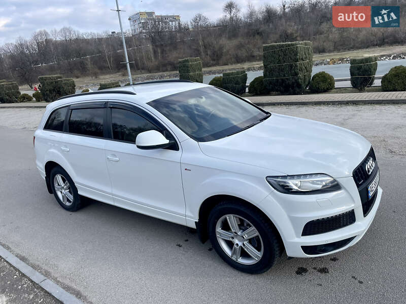 Позашляховик / Кросовер Audi Q7 2014 в Дніпрі