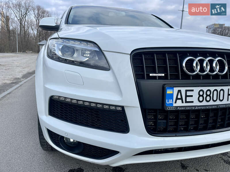 Позашляховик / Кросовер Audi Q7 2014 в Дніпрі