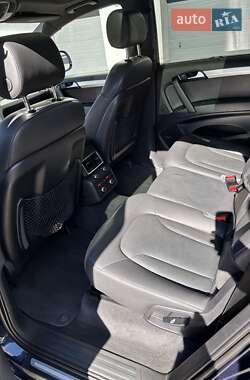 Внедорожник / Кроссовер Audi Q7 2013 в 
