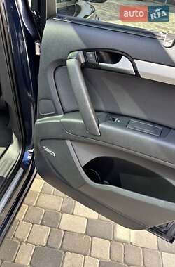 Внедорожник / Кроссовер Audi Q7 2013 в 