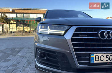 Внедорожник / Кроссовер Audi Q7 2015 в 